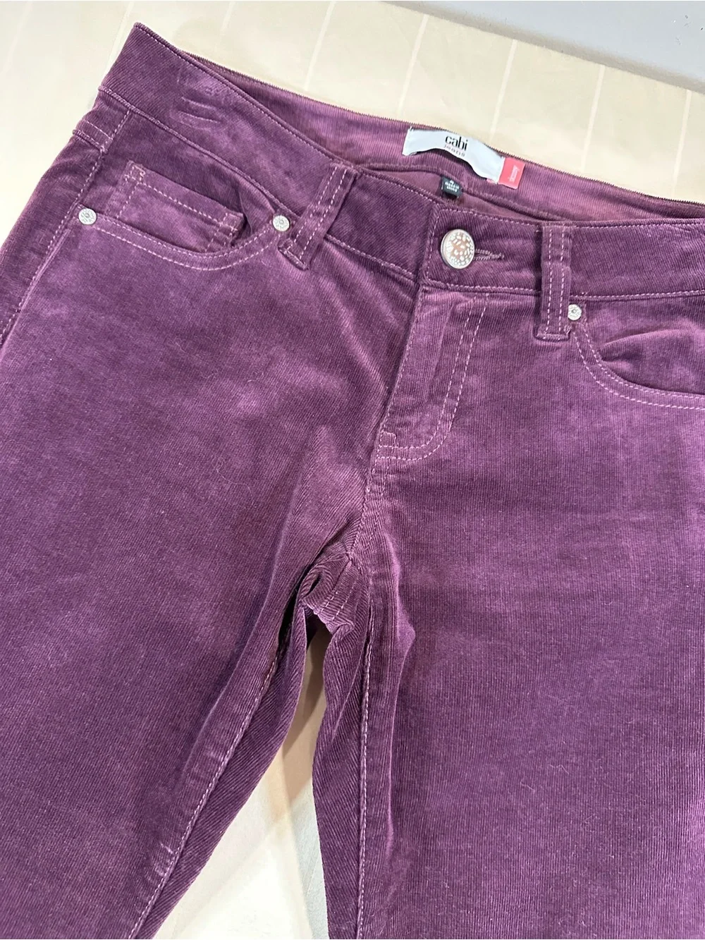 cabi Skinny Corduroy Pants Vino Burgundy Plum Size 4 Dark Academia Style 3197